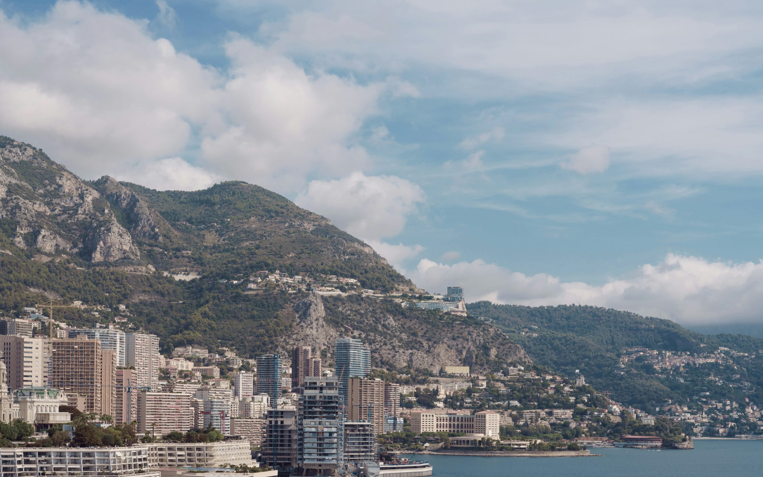 discover the allure of monaco tourism and explore its glamorous attractions, from world-class casinos and luxury yachts to stunning views of the mediterranean coast.